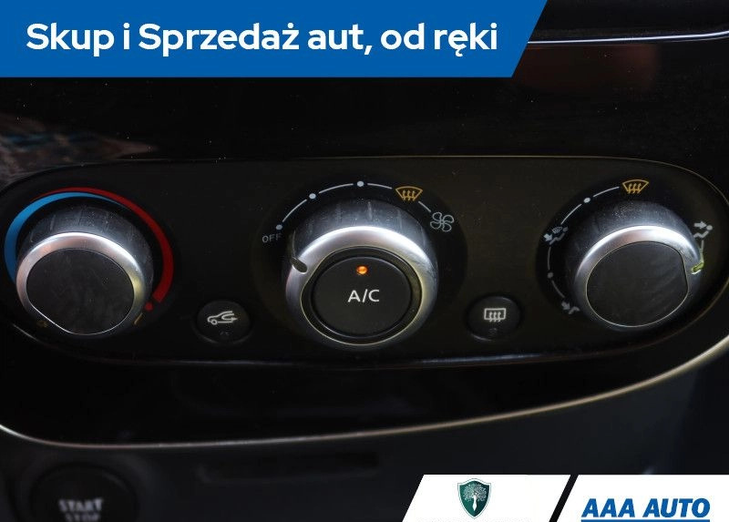 Renault Clio cena 36000 przebieg: 123294, rok produkcji 2016 z Przasnysz małe 137